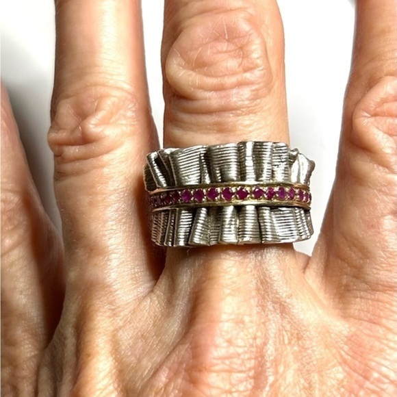 Beautiful Sterling Ruby Ruffled Textured Ring - Picture 2 of 7